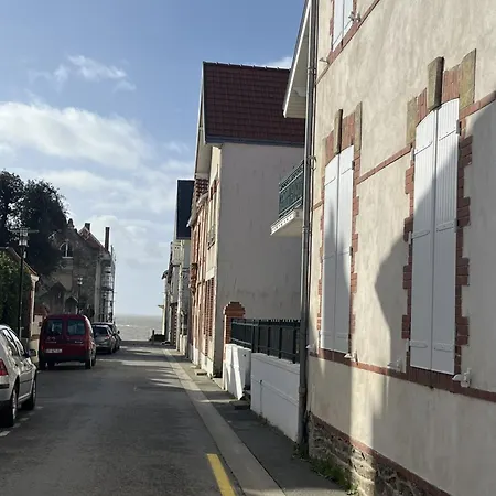 펜션 Maison Familiale Pmr, 100m Plage, 4 Ch, 9 Pers, Cour, Proche Centre, - Fr-1-612-128